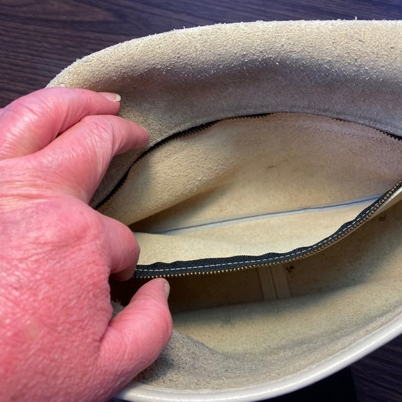 Vintage Coach Bone Leather Crossbody Handbag with Unique Serial Number - Picture 10 of 11